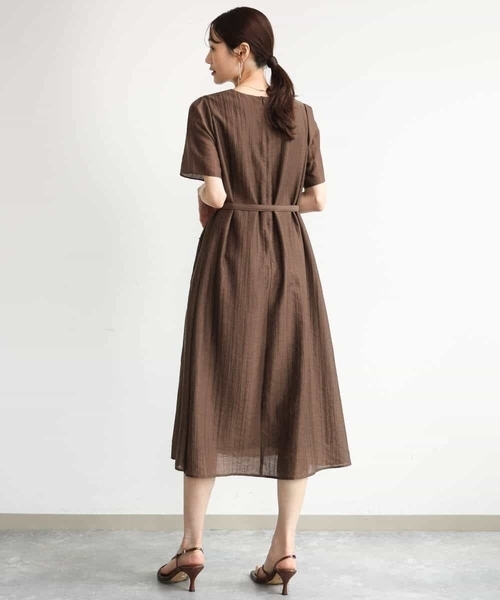 MK MICHEL KLEIN（エムケーミッシェルクラン）の「[洗える]ドビーストライプフレアーワンピース（ワンピース・レディース・ブラック/ブラウン・38）」の7枚目の写真