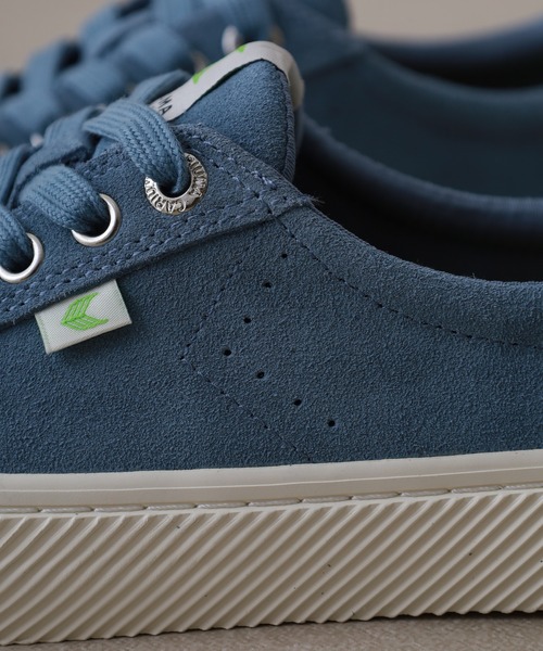 CARIUMA（カリウマ）の「OCA Low Suede Sneaker スウェード スニーカー（スニーカー・メンズ・ブルー/ライトグレー・US-7/US-7h/US-6/US8/US-8/US8.5/US-6h/US-9）」の10枚目の写真