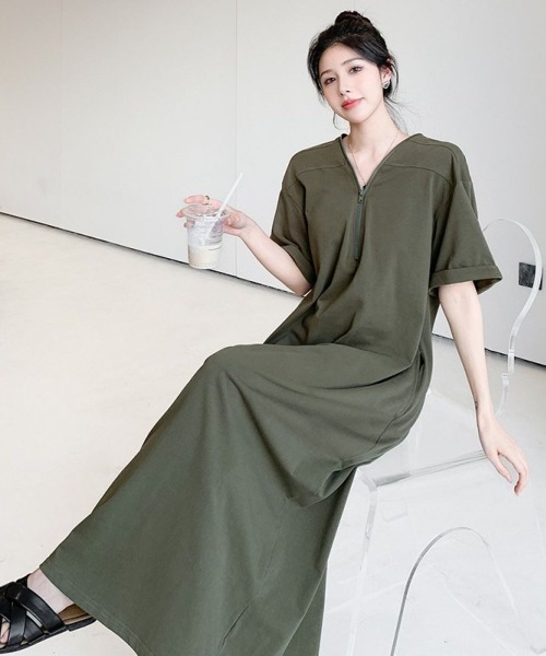 LETee(レティー)の「ゆったりシルエットで体型カバーも叶う。大人のリラックス半袖ワンピース(ワンピース・レディース・カーキ/グレー/ブラック・FREE)」の15枚目の写真