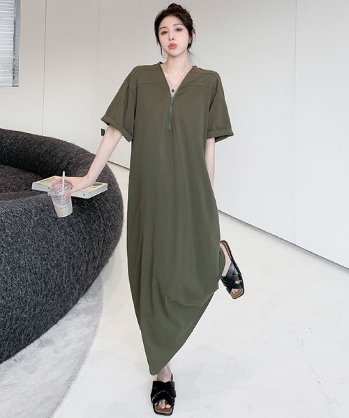 LETee(レティー)の「ゆったりシルエットで体型カバーも叶う。大人のリラックス半袖ワンピース(ワンピース・レディース・カーキ/グレー/ブラック・FREE)」の20枚目の写真