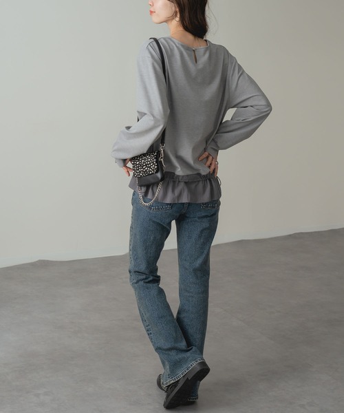 ANNA LUNA(アンナルナ)の「【ANNA LUNA】 ストレッチ 素材 で着心地◎裾異素材 フリル プルオーバー(Tシャツ/カットソー・レディース・グレー/ブラック・MEDIUM)」の19枚目の写真