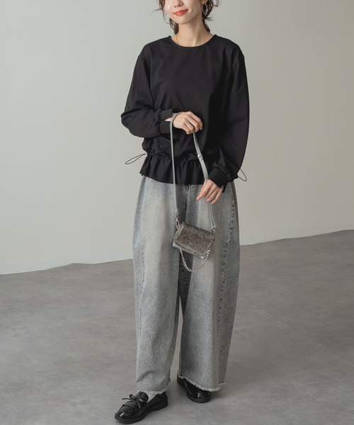 ANNA LUNA(アンナルナ)の「【ANNA LUNA】 ストレッチ 素材 で着心地◎裾異素材 フリル プルオーバー(Tシャツ/カットソー・レディース・グレー/ブラック・MEDIUM)」の4枚目の写真