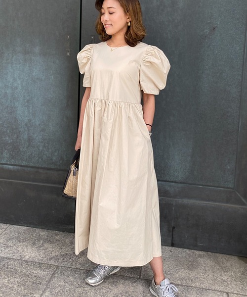 ST.ROONEY（セントルーニー）の「パフスリーブVバックワンピース【低身長・小柄女性向け】（ワンピース・レディース・ベージュ/ブラック・XS）」の9枚目の写真