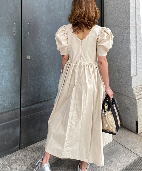ST.ROONEY（セントルーニー）の「パフスリーブVバックワンピース【低身長・小柄女性向け】（ワンピース・レディース・ベージュ/ブラック・XS）」の10枚目の写真