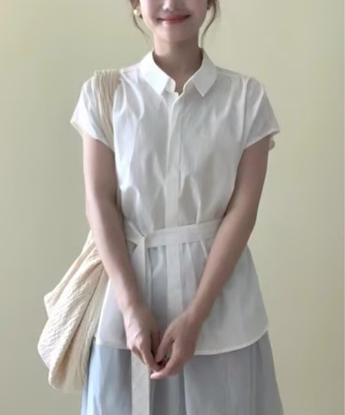 AsheKsha(アシクシャ)の「リボン付きウエストマーク半袖シャツ(シャツ/ブラウス・レディース・ホワイト・S/M)」の2枚目の写真
