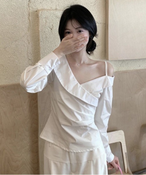 LAMPOON(ランプーン)の「ワンショルダーブラウス(シャツ/ブラウス・レディース・ホワイト・SMALL/LARGE/MEDIUM)」の3枚目の写真