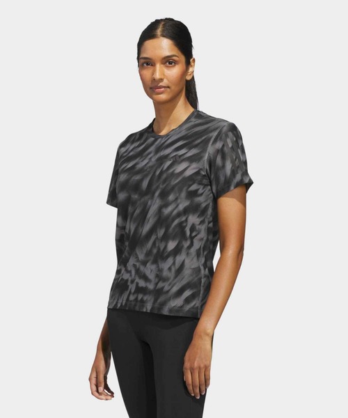 adidas(アディダス)の「オウン ザ ラン 総柄プリント 半袖Tシャツ / アディダス adidas(Tシャツ/カットソー・レディース・グレー・X-SMALL/X-LARGE/SMALL/MEDIUM/LARGE/XX-LARGE)」の1枚目の写真