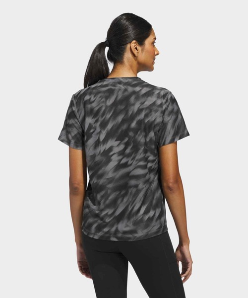 adidas(アディダス)の「オウン ザ ラン 総柄プリント 半袖Tシャツ / アディダス adidas(Tシャツ/カットソー・レディース・グレー・X-SMALL/X-LARGE/SMALL/MEDIUM/LARGE/XX-LARGE)」の2枚目の写真