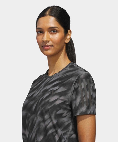 adidas(アディダス)の「オウン ザ ラン 総柄プリント 半袖Tシャツ / アディダス adidas(Tシャツ/カットソー・レディース・グレー・X-SMALL/X-LARGE/SMALL/MEDIUM/LARGE/XX-LARGE)」の5枚目の写真