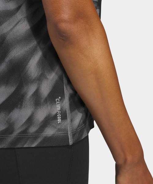 adidas(アディダス)の「オウン ザ ラン 総柄プリント 半袖Tシャツ / アディダス adidas(Tシャツ/カットソー・レディース・グレー・X-SMALL/X-LARGE/SMALL/MEDIUM/LARGE/XX-LARGE)」の6枚目の写真