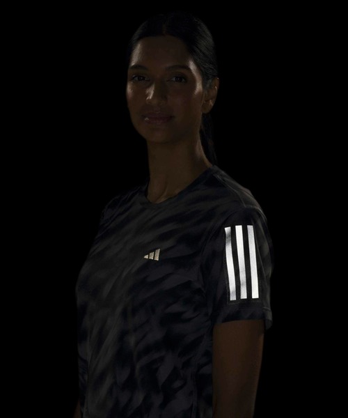 adidas(アディダス)の「オウン ザ ラン 総柄プリント 半袖Tシャツ / アディダス adidas(Tシャツ/カットソー・レディース・グレー・X-SMALL/X-LARGE/SMALL/MEDIUM/LARGE/XX-LARGE)」の7枚目の写真