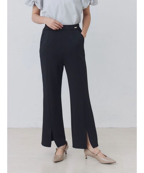 TONAL(トーナル)の「360°ストレッチスリムフレアパンツ(スラックス・レディース・ライトグレー/ブラック/ネイビー・MEDIUM/LARGE/SMALL)」の4枚目の写真