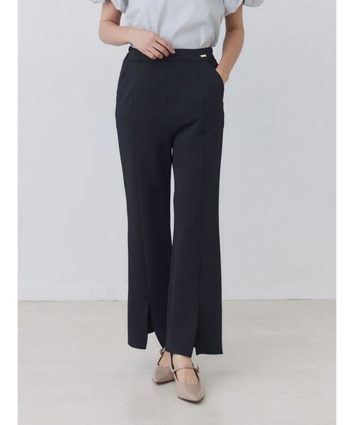 TONAL(トーナル)の「360°ストレッチスリムフレアパンツ(スラックス・レディース・ライトグレー/ブラック/ネイビー・MEDIUM/LARGE/SMALL)」の6枚目の写真