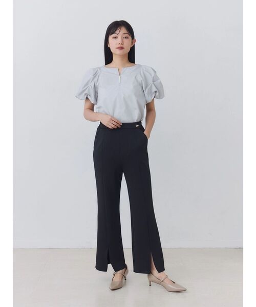 TONAL(トーナル)の「360°ストレッチスリムフレアパンツ(スラックス・レディース・ライトグレー/ブラック/ネイビー・MEDIUM/LARGE/SMALL)」の10枚目の写真
