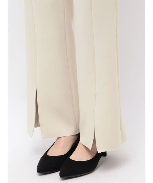 TONAL(トーナル)の「360°ストレッチスリムフレアパンツ(スラックス・レディース・ライトグレー/ブラック/ネイビー・MEDIUM/LARGE/SMALL)」の22枚目の写真