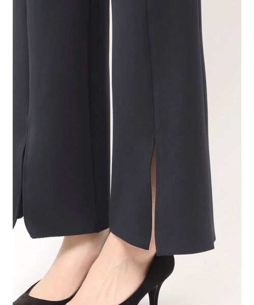 TONAL（トーナル）の「360°ストレッチスリムフレアパンツ（スラックス・レディース・ライトグレー/ブラック/ネイビー・MEDIUM/LARGE/SMALL）」の12枚目の写真