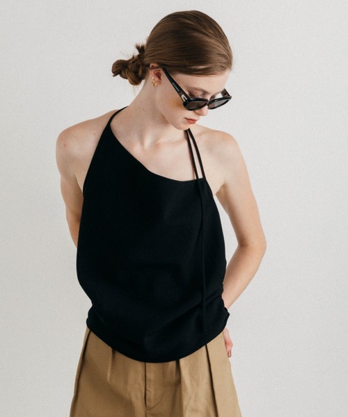 CREDONA(クレドナ)の「HOLTER NECK TOPS/ホルター ネック トップス(Tシャツ/カットソー・レディース・ブラック/ホワイト/ベージュ・FREE)」の2枚目の写真