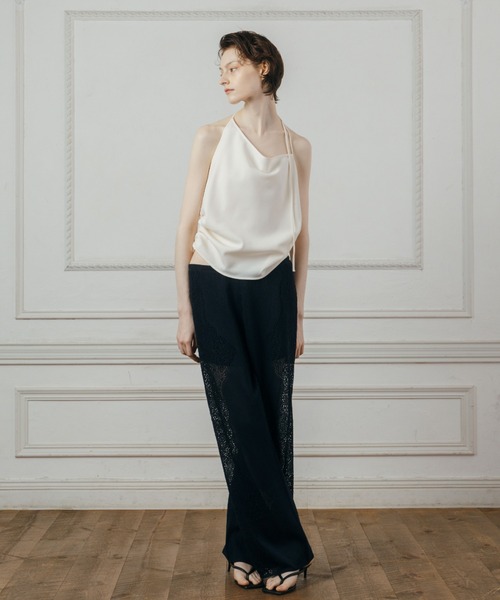 CREDONA(クレドナ)の「HOLTER NECK TOPS/ホルター ネック トップス(Tシャツ/カットソー・レディース・ブラック/ホワイト/ベージュ・FREE)」の7枚目の写真