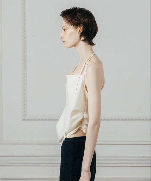 CREDONA(クレドナ)の「HOLTER NECK TOPS/ホルター ネック トップス(Tシャツ/カットソー・レディース・ブラック/ホワイト/ベージュ・FREE)」の12枚目の写真