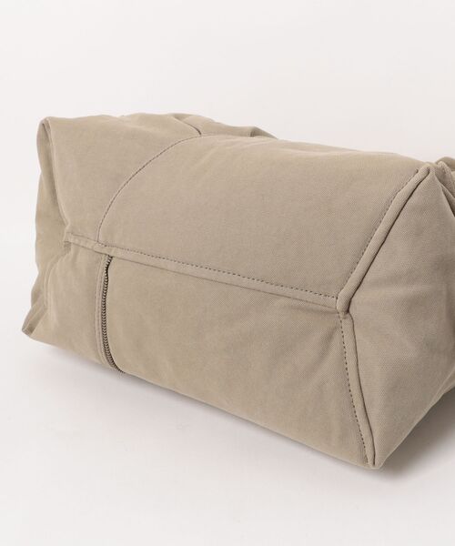 MARC JACOBS（マークジェイコブス）の「CARGO POCKET FUR CANVAS SACK BAG/カーゴ ポケット ファー キャンバス サック バッグ（ショルダーバッグ・レディース・ライトカーキ・ONE SIZE）」の8枚目の写真