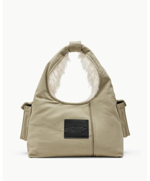 MARC JACOBS（マークジェイコブス）の「CARGO POCKET FUR CANVAS SACK BAG/カーゴ ポケット ファー キャンバス サック バッグ（ショルダーバッグ・レディース・ライトカーキ・ONE SIZE）」の3枚目の写真