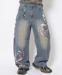 FREE DEE（フリー ディー）の「A'GEM/9 × .kom 『FREE DEE/フリーディー』Tribal Graphic Balloon Denim Pants/トライバルグラフィックバルーンデニムパンツ（デニムパンツ）」