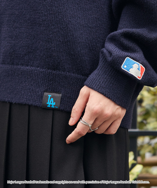 MLB(メジャーリーグベースボール)の「MLB Jacquard Logo Mohair Touch Knit / MLB別注 ジャガードロゴ刺繍 モヘアタッチニット<帯電防止/マシンウォッシャブル>(ニット/セーター・メンズ・ダークブラウン/アッシュグレー/アイボリー/ダークネイビー・S/M/L)」の16枚目の写真