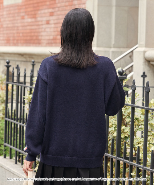 MLB(メジャーリーグベースボール)の「MLB Jacquard Logo Mohair Touch Knit / MLB別注 ジャガードロゴ刺繍 モヘアタッチニット<帯電防止/マシンウォッシャブル>(ニット/セーター・メンズ・ダークブラウン/アッシュグレー/アイボリー/ダークネイビー・S/M/L)」の18枚目の写真