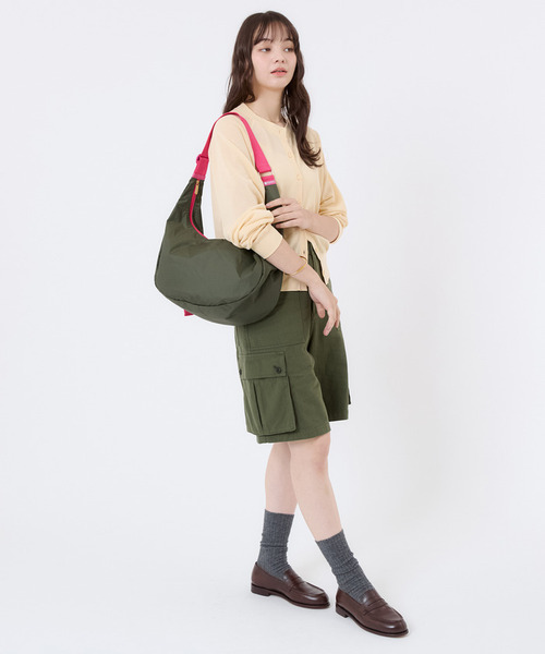 LeSportsac(レスポートサック)の「LG HAMMOCK ADJ BAG アボカド/ベージュピンクウェビング(ショルダーバッグ・レディース・グリーン・FREE)」の3枚目の写真
