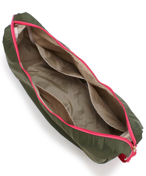 LeSportsac(レスポートサック)の「LG HAMMOCK ADJ BAG アボカド/ベージュピンクウェビング(ショルダーバッグ・レディース・グリーン・FREE)」の9枚目の写真