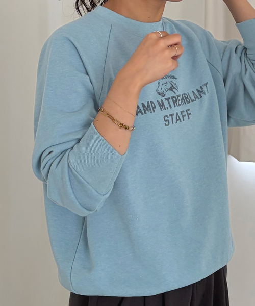 SLOBE IENA（スローブイエナ）の「MASON/メイソン SLOBE別注 ロゴスウェット（スウェット・レディース・サックスブルー/オレンジ/チャコールグレー・FREE）」の16枚目の写真