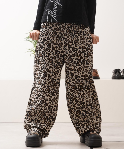 1111clothing(ワンフォークロージング)の「ハートレオパード ワイドパンツ / Heart Leopard Wide Pants(その他パンツ・メンズ・A/B・M/L)」の6枚目の写真