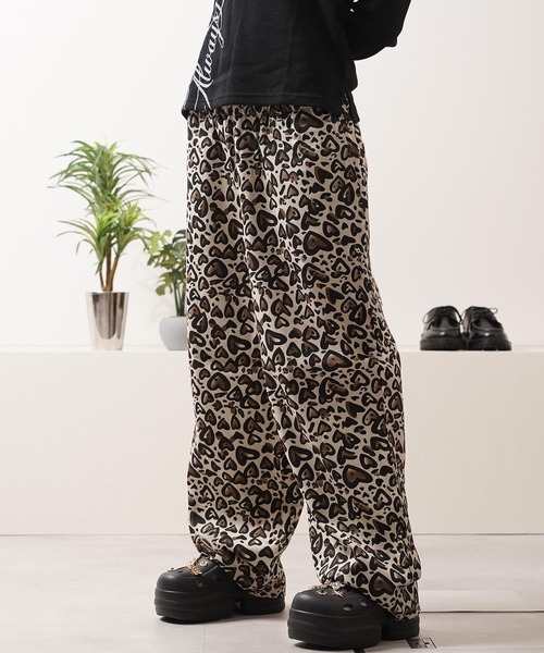 1111clothing(ワンフォークロージング)の「ハートレオパード ワイドパンツ / Heart Leopard Wide Pants(その他パンツ・メンズ・A/B・M/L)」の7枚目の写真