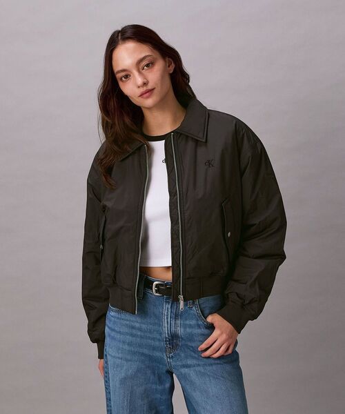Calvin Klein(カルバン・クライン)の「【ブランド公式】パデッドボンバージャケット(ブルゾン・レディース・ブラック・M/S/XS)」の1枚目の写真