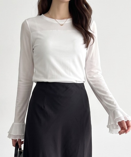 umune(ウムネ)の「シアー切り替えが華やぐ♪レイヤードに活躍するフェミニンカットソー(Tシャツ/カットソー・レディース・オフホワイト/ブラック/ブラウン・FREE)」の5枚目の写真