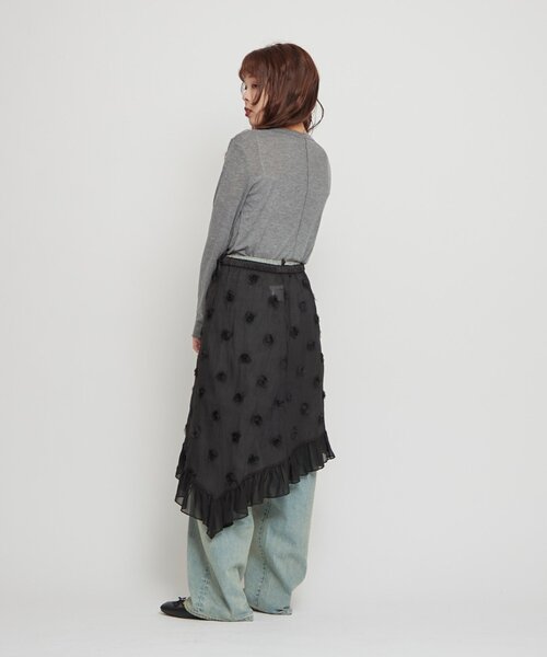 WILLOW(ウィロー)の「【willow】フラワーヘムラインレイヤードスカート(スカート・レディース・ブラック/ベージュ・ONE SIZE)」の8枚目の写真