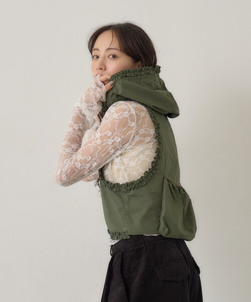 Kastane(カスタネ)の「【8.28(金)17:00~8.30(日)23:59限定発売】limited frill vest(ベスト・レディース・カーキ/ブラック・FREE)」の8枚目の写真