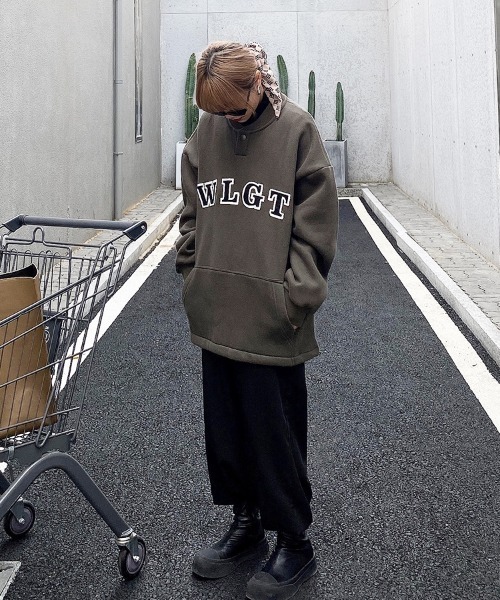 Dalfwin(ダールフィン)の「WLGTパッチロゴ裾ドローストリングヘンリーネックスウェット(スウェット・レディース・グレー/アーミー・FREE)」の16枚目の写真