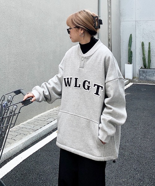 Dalfwin(ダールフィン)の「WLGTパッチロゴ裾ドローストリングヘンリーネックスウェット(スウェット・レディース・グレー/アーミー・FREE)」の4枚目の写真