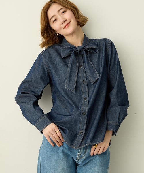 Petit Honfleur（プチオンフルール）の「デニムボウタイブラウス（シャツ/ブラウス・レディース・ネイビー/ブラック・9号/11号/13号）」の6枚目の写真