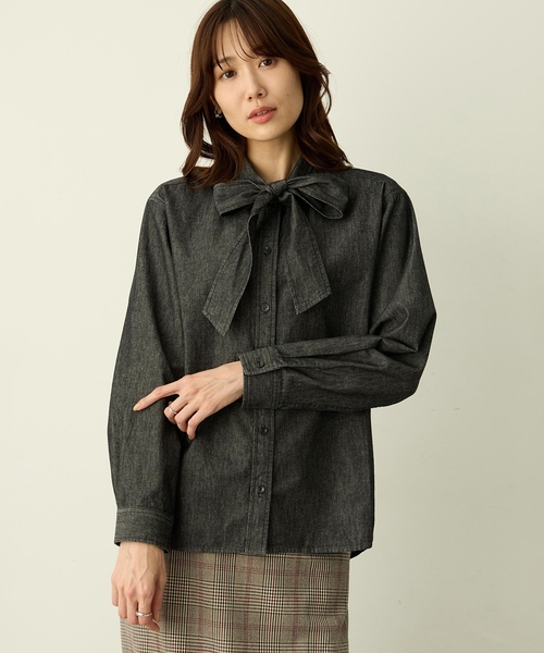 Petit Honfleur（プチオンフルール）の「デニムボウタイブラウス（シャツ/ブラウス・レディース・ネイビー/ブラック・9号/11号/13号）」の10枚目の写真