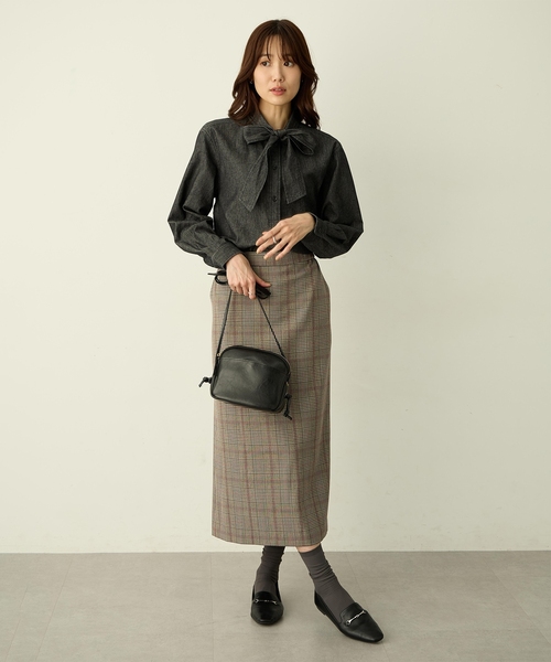 Petit Honfleur（プチオンフルール）の「デニムボウタイブラウス（シャツ/ブラウス・レディース・ネイビー/ブラック・9号/11号/13号）」の15枚目の写真
