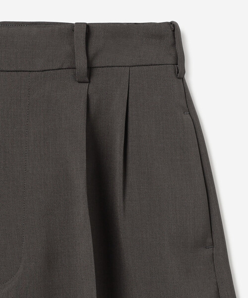 Morris & Sons(モリスアンドサンズ)の「MORRIS & SONS | 2タック ショートパンツ WOMEN(その他パンツ・レディース・ブラウン/グレー・0/1)」の5枚目の写真