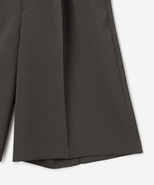 Morris & Sons(モリスアンドサンズ)の「MORRIS & SONS | 2タック ショートパンツ WOMEN(その他パンツ・レディース・ブラウン/グレー・0/1)」の8枚目の写真