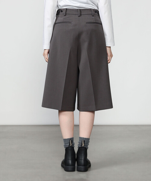 Morris & Sons(モリスアンドサンズ)の「MORRIS & SONS | 2タック ショートパンツ WOMEN(その他パンツ・レディース・ブラウン/グレー・0/1)」の11枚目の写真