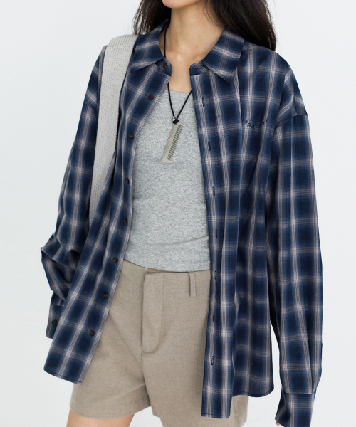 MONGDOL(モンドル)の「ロゴポイント オーバーサイズ チェックシャツ ネイビー MDSH031NAVY(シャツ/ブラウス・レディース・その他・F)」の8枚目の写真