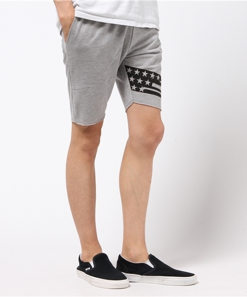 VENCEEXCHANGE(ヴァンスエクスチェンジ)の「ミニ裏毛星条旗プリントショーツ(その他パンツ・メンズ・オフホワイト/グレー/ブラック・MEDIUM/LARGE)」の1枚目の写真