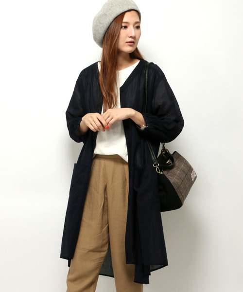 LBC(エルビーシー)の「コットン60ボイルコートワンピース(ワンピース・レディース・オフホワイト/ネイビー・MEDIUM/LARGE)」の2枚目の写真