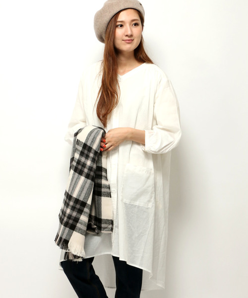 LBC(エルビーシー)の「コットン60ボイルコートワンピース(ワンピース・レディース・オフホワイト/ネイビー・MEDIUM/LARGE)」の1枚目の写真