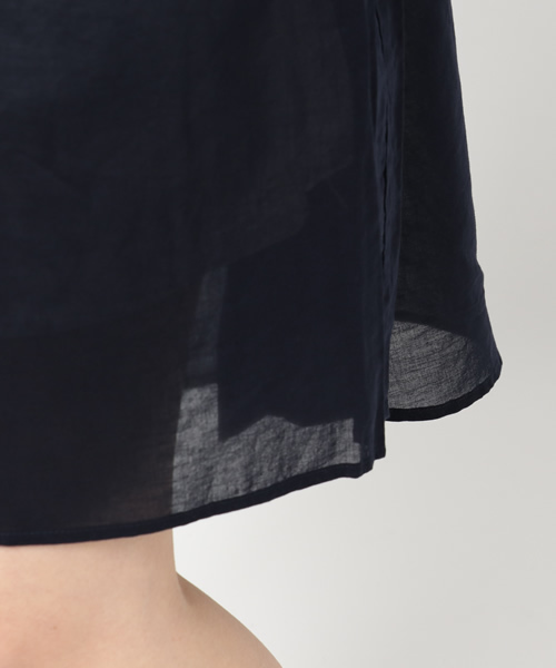 LBC(エルビーシー)の「コットン60ボイルコートワンピース(ワンピース・レディース・オフホワイト/ネイビー・MEDIUM/LARGE)」の9枚目の写真